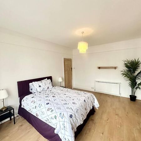 Вилла 4 Bed House In Daneby Road,Se6 Catford Экстерьер фото