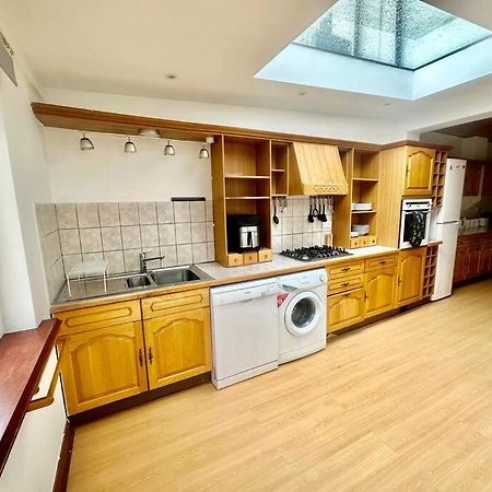 Вилла 4 Bed House In Daneby Road,Se6 Catford Экстерьер фото