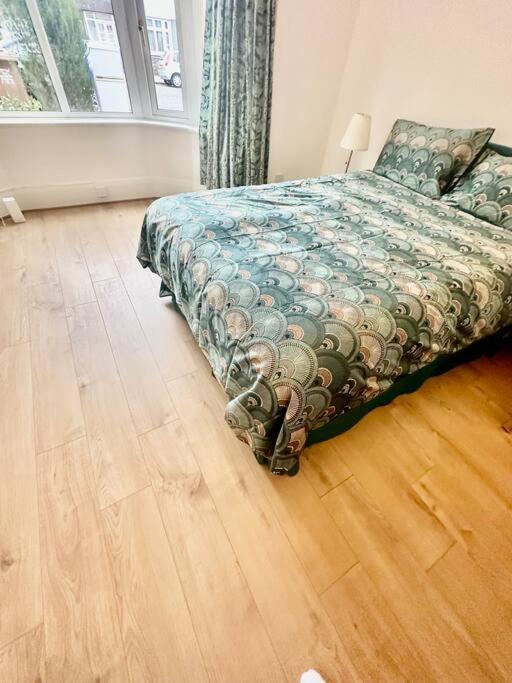 Вилла 4 Bed House In Daneby Road,Se6 Catford Экстерьер фото