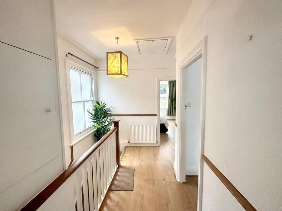 Вилла 4 Bed House In Daneby Road,Se6 Catford Экстерьер фото