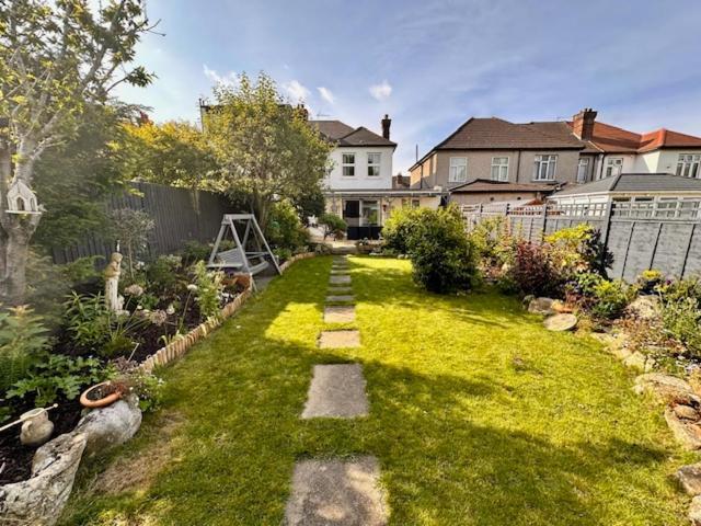 Вилла 4 Bed House In Daneby Road,Se6 Catford Экстерьер фото